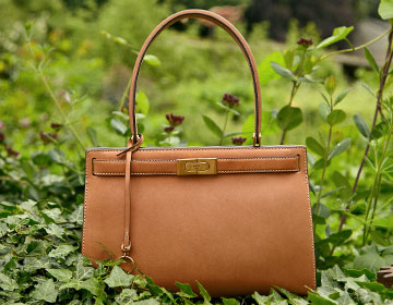 Happy Times: Tory on the Lee Radziwill Satchel